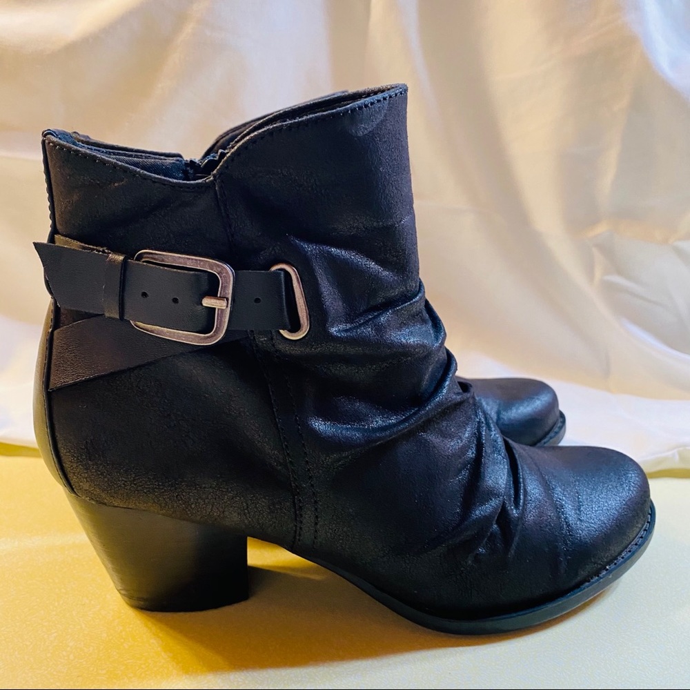 Black Booties with Buckle by Baretraps